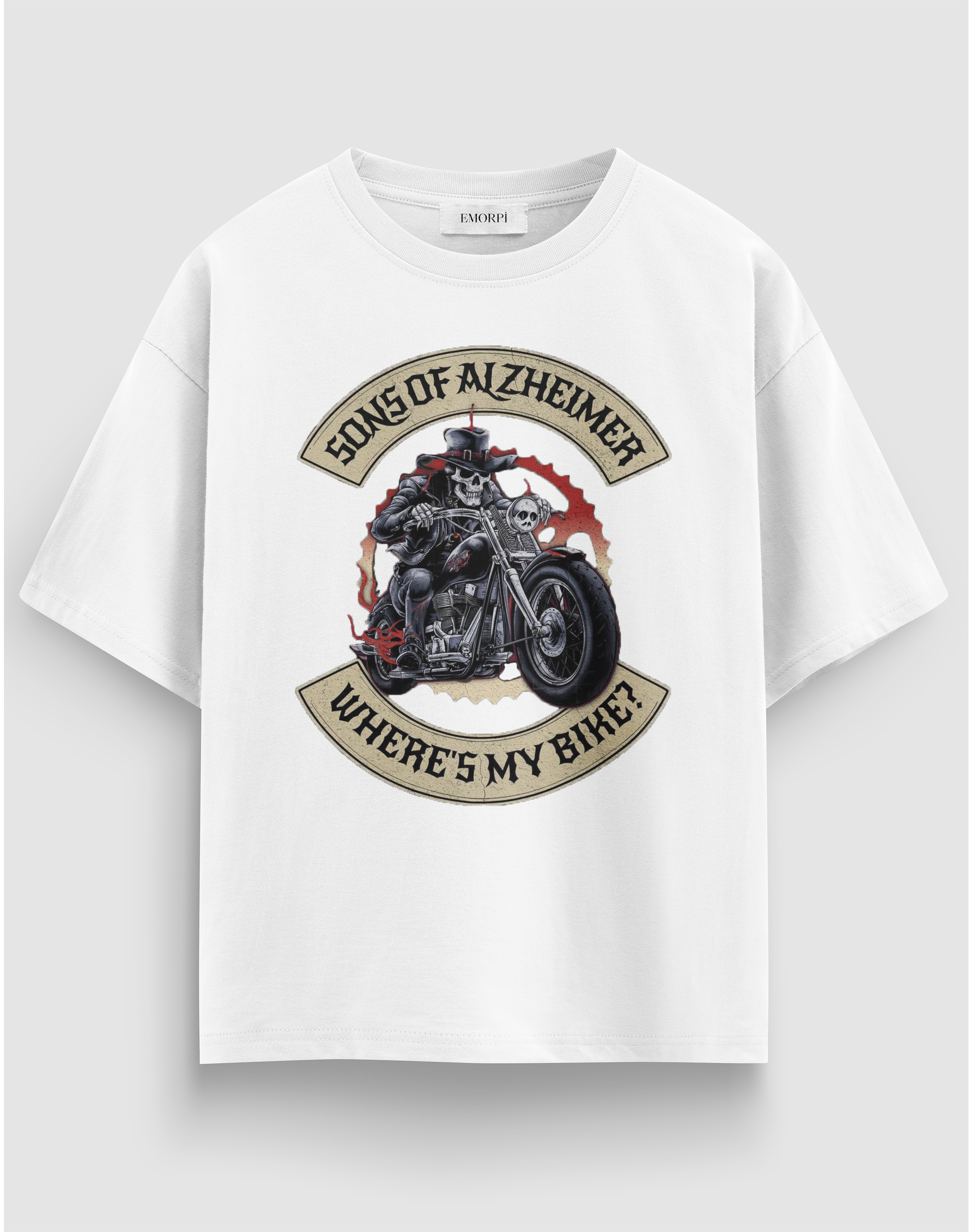 Sons of Alzheimer baskılı motorcu tişört, beyaz, önden görünüm. Göğüste iskelet motorcu ve WHERE'S MY BIKE? arma baskısı