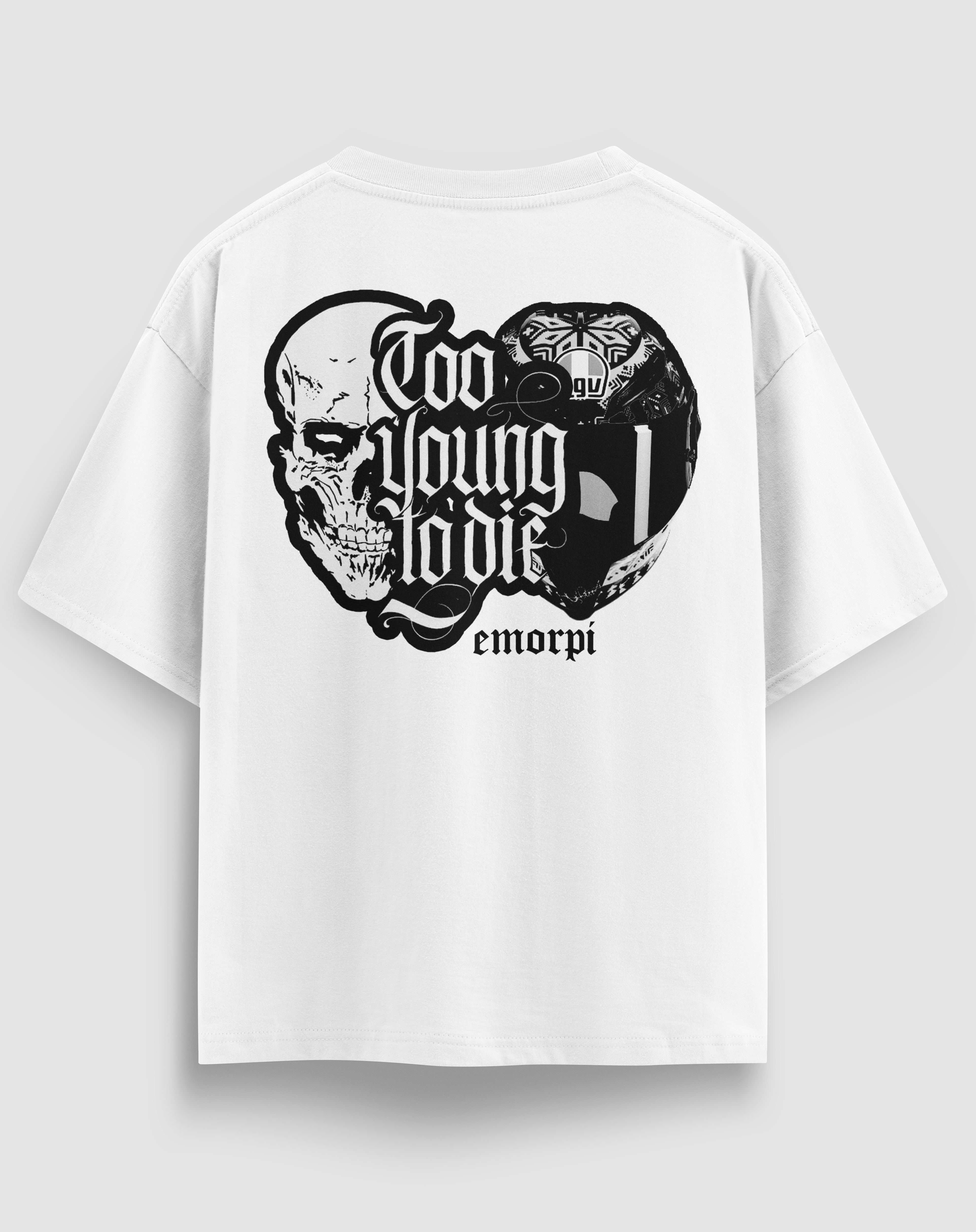 Too Young To Die baskılı motorcu tişört, beyaz, arkadan görünüm. Kurukafa ve kask çizimli Too Young To Die sırt baskısı