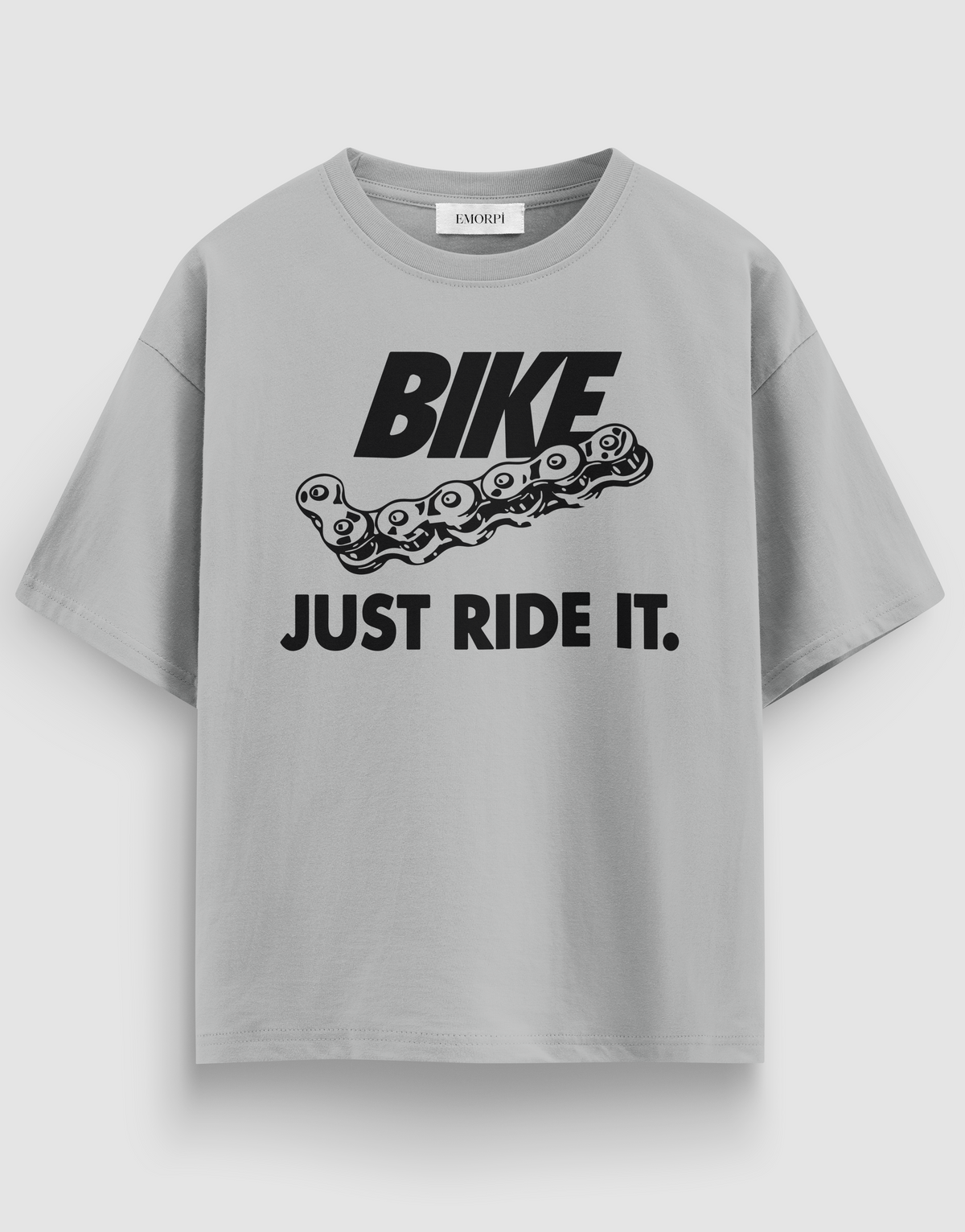 Bike It baskılı motorcu tişört, gri, önden görünüm. Önde BIKE – JUST RIDE IT. yazısı ve zincir baskısı