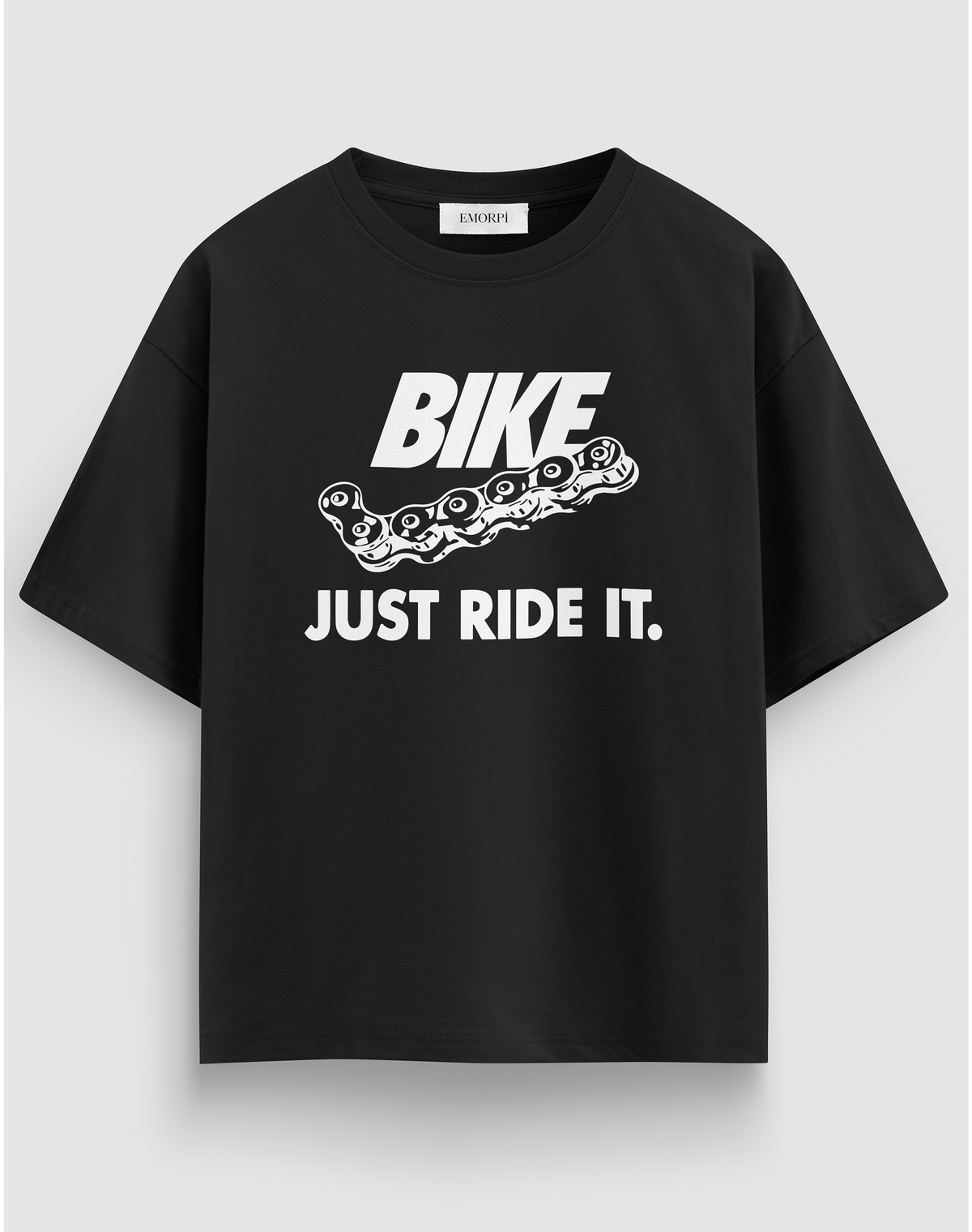 Bike It baskılı motorcu tişört, siyah, önden görünüm. Önde BIKE – JUST RIDE IT. yazısı ve zincir baskısı