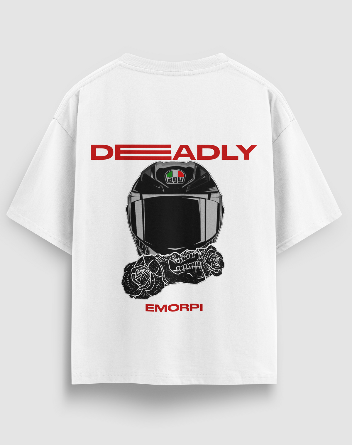 Deadly baskılı motorcu tişört, beyaz, arkadan görünüm. Kask, kurukafa ve gül çizimli DEADLY sırt baskısı