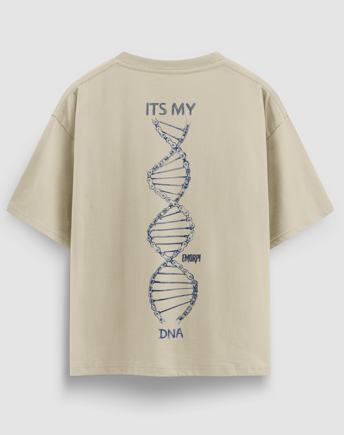 DNA baskılı motorcu tişört, bej, arkadan görünüm. ITS MY DNA yazılı DNA sarmalı sırt baskısı