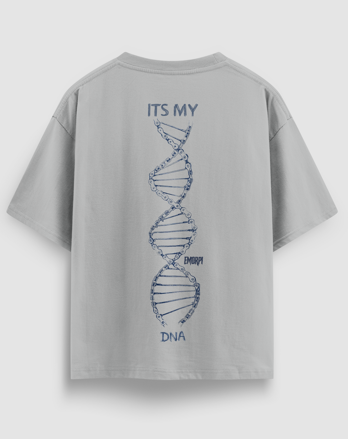 DNA baskılı motorcu tişört, gri, arkadan görünüm. ITS MY DNA yazılı DNA sarmalı sırt baskısı