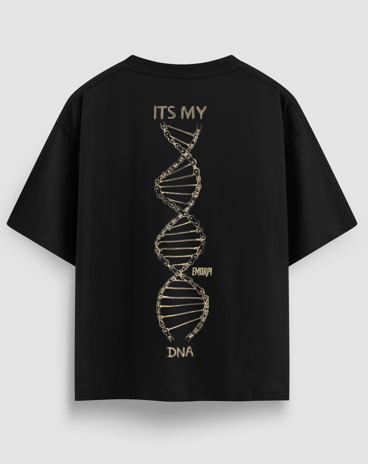 DNA baskılı motorcu tişört, siyah, arkadan görünüm. ITS MY DNA yazılı DNA sarmalı sırt baskısı