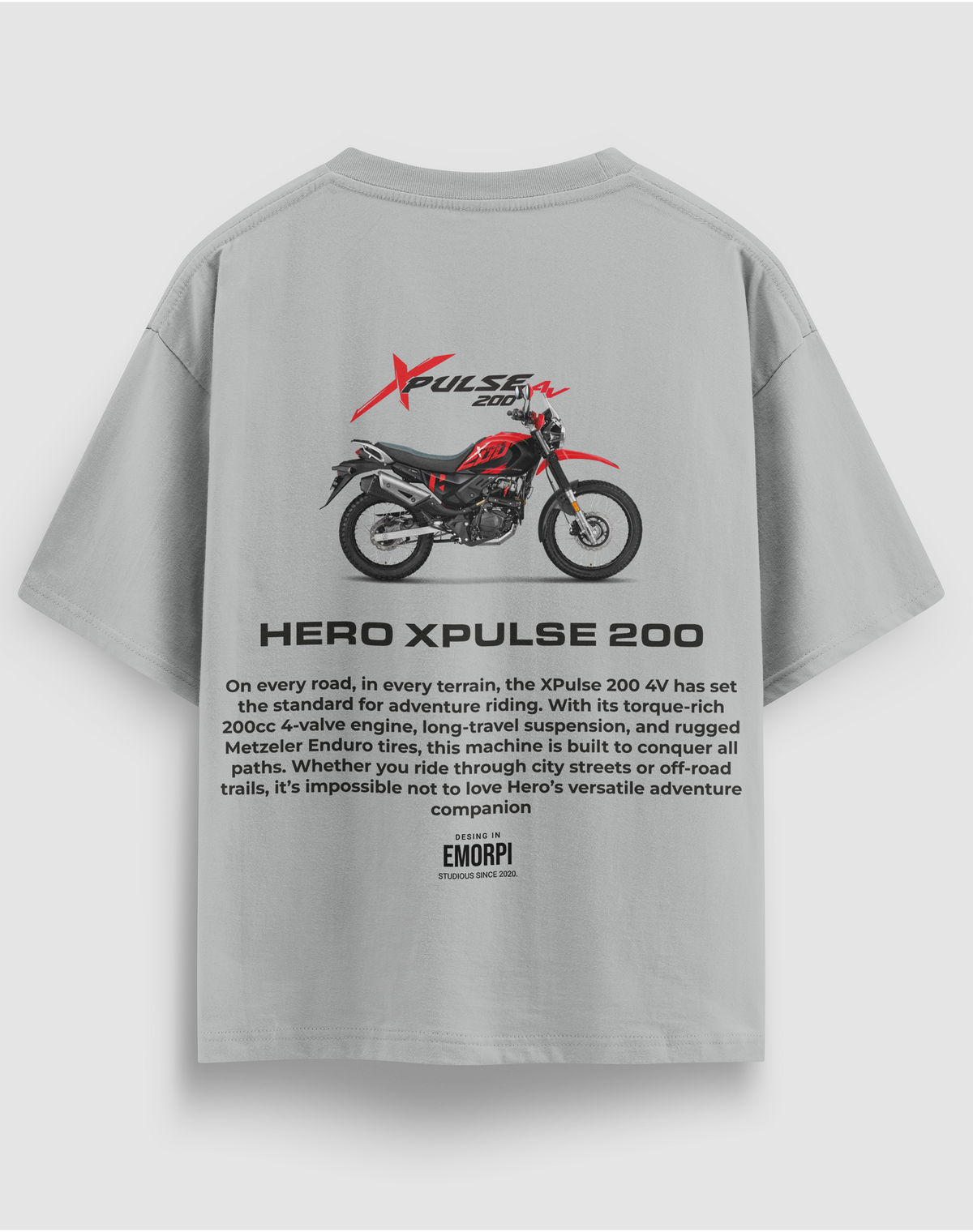 Hero XPulse 200 baskılı motorcu tişört, gri, arkadan görünüm. Hero XPulse 200 çizimli sırt baskısı