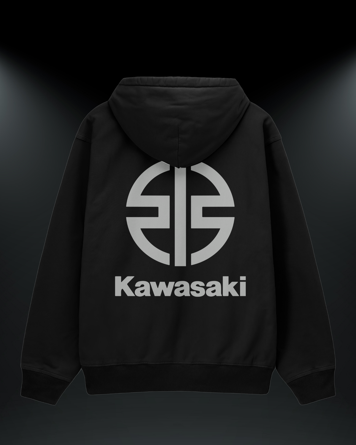 Kawasaki reflektörlü oversize motorcu hoodie, siyah, arkadan görünüm. Reflektörlü Kawasaki amblem ve yazı sırt baskısı, gece görünürlük