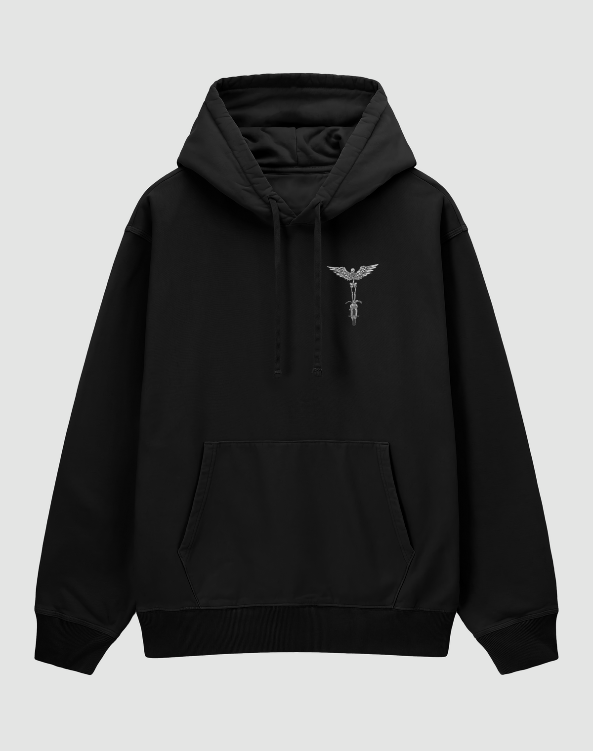Motorcu Kuru Kafa baskılı oversize hoodie, siyah, önden görünüm. Göğüste kanatlı iskelet motorcu baskısı