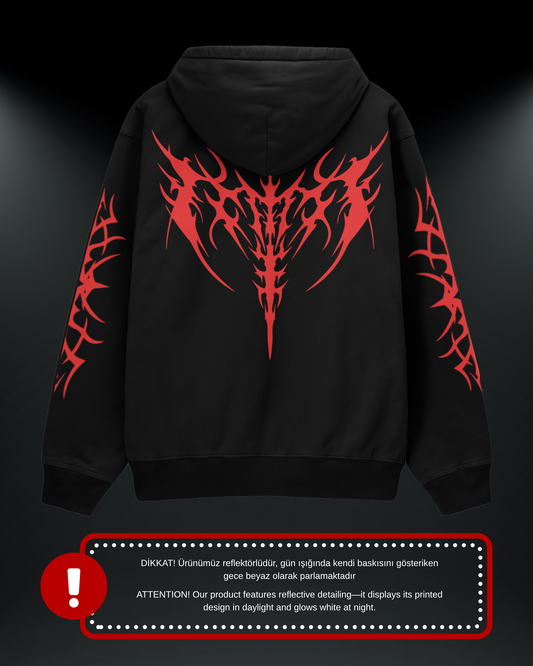 PHANTOM reflektörlü oversize motorcu hoodie, siyah, arkadan görünüm. Kırmızı reflektör baskı: gündüz kırmızı, gece beyaz parlar