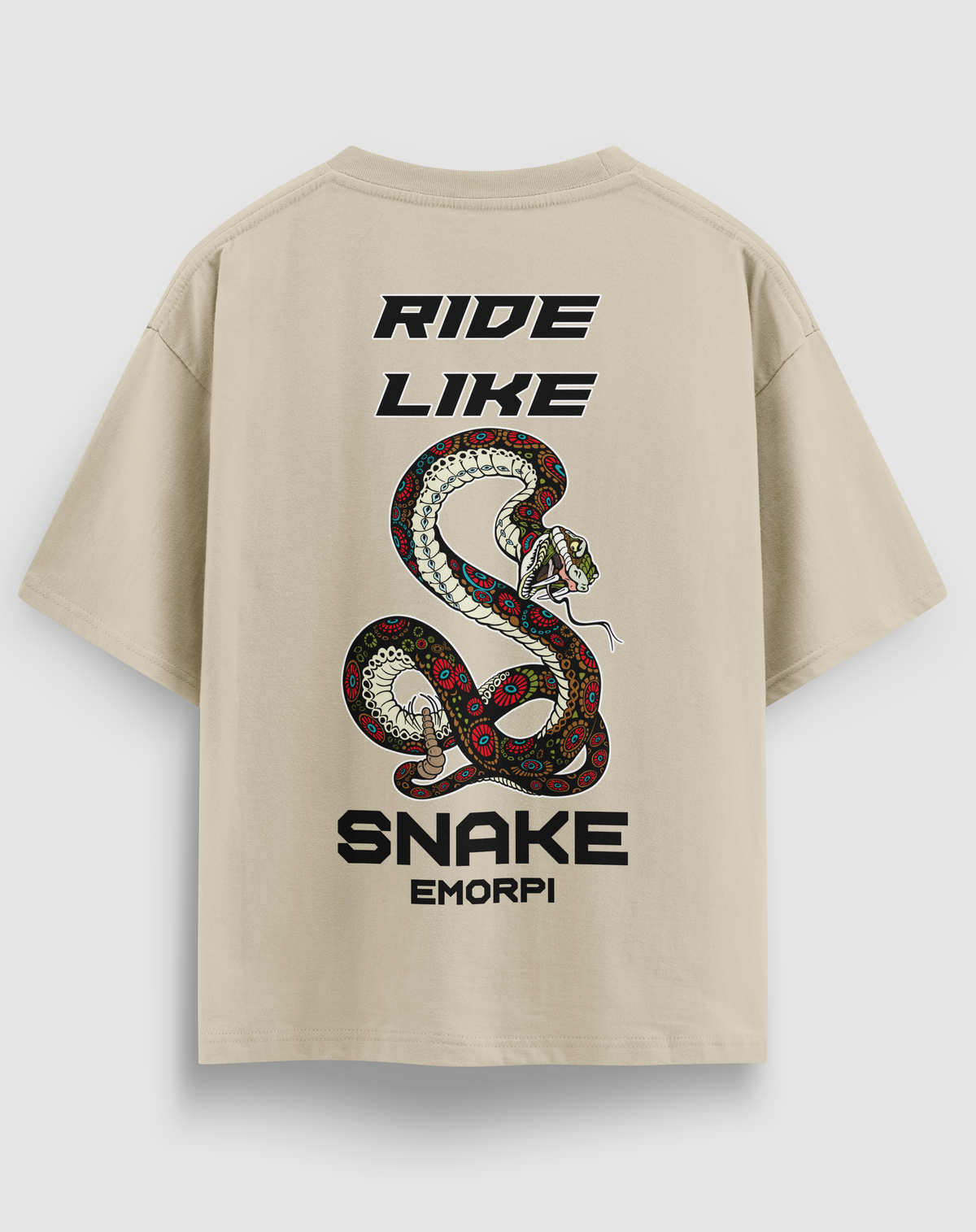 Ride Like Snake baskılı motorcu tişört, bej, arkadan görünüm. RIDE LIKE SNAKE yazılı yılan sırt baskısı