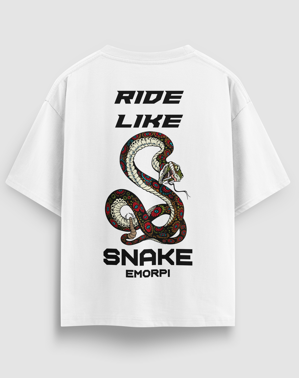 Ride Like Snake baskılı motorcu tişört, beyaz, arkadan görünüm. RIDE LIKE SNAKE yazılı yılan sırt baskısı