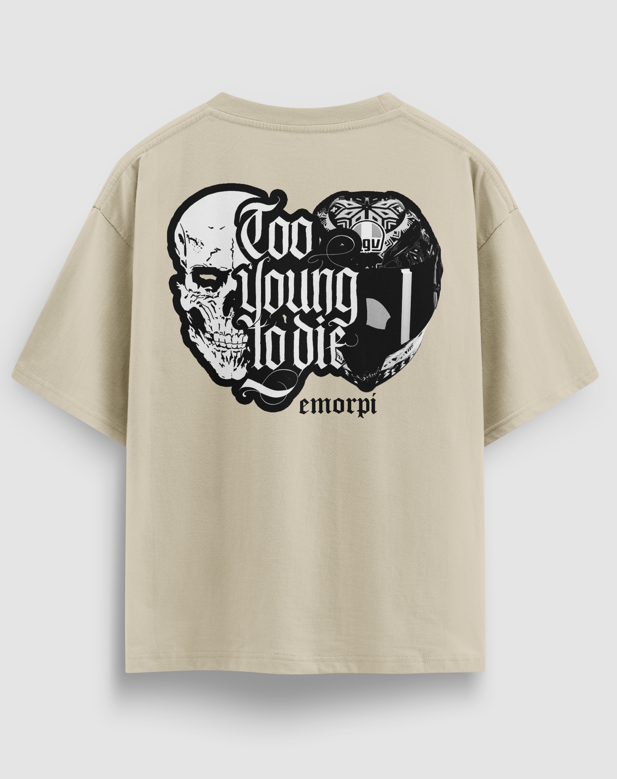Too Young To Die baskılı motorcu tişört, bej, arkadan görünüm. Kurukafa ve kask çizimli Too Young To Die sırt baskısı