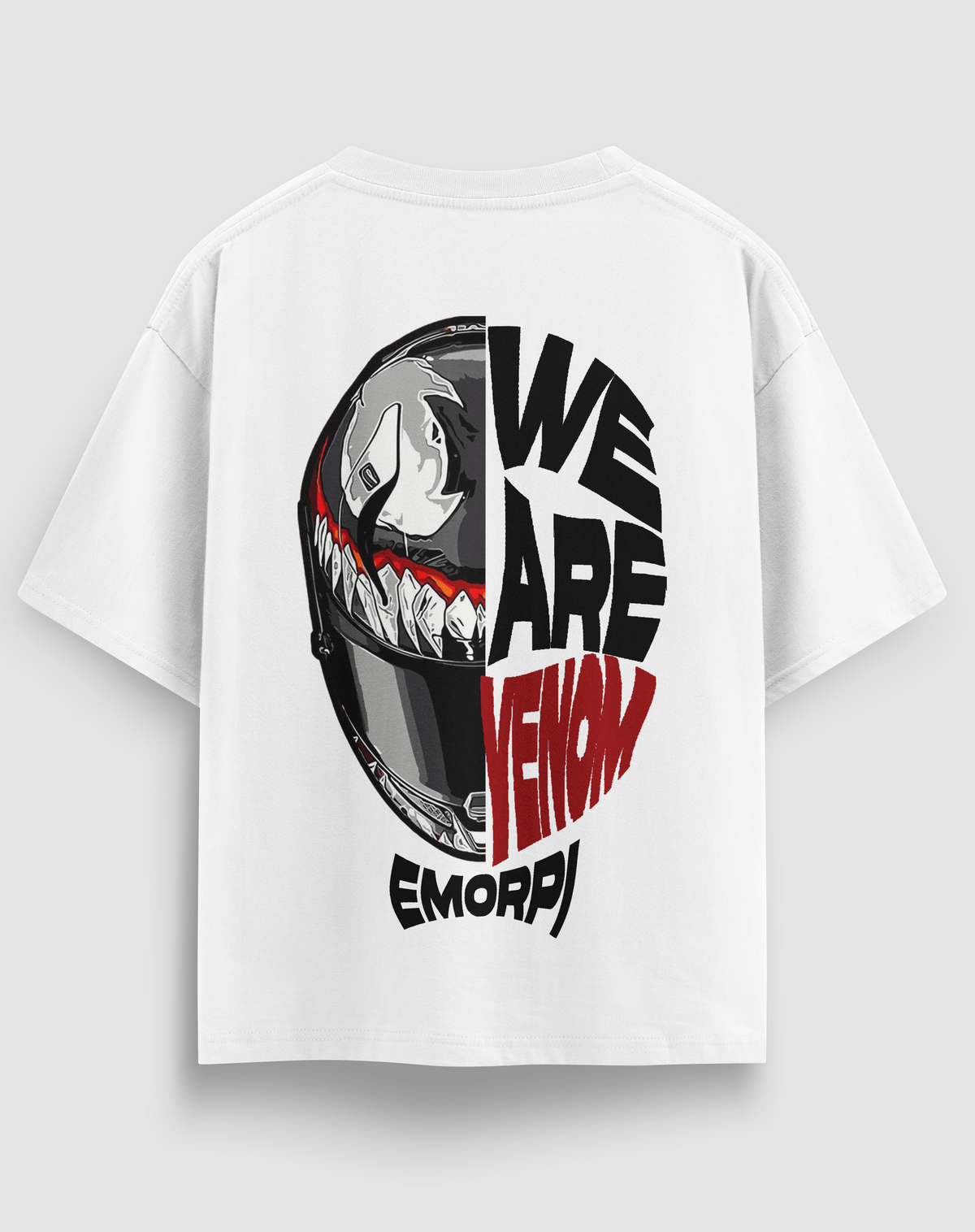 We Are Venom baskılı motorcu tişört, beyaz, arkadan görünüm. Venom kask çizimi ve WE ARE VENOM sırt baskısı, önde küçük amblem