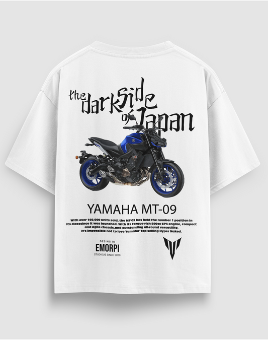 Yamaha MT-09 baskılı motorcu tişört, beyaz, arkadan görünüm. Yamaha MT-09 ve the dark side of Japan sırt baskısı